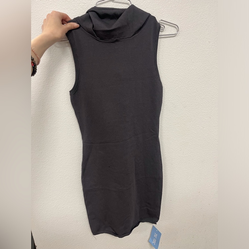 TicTocLa Grey hooded dress with cut off sleeve